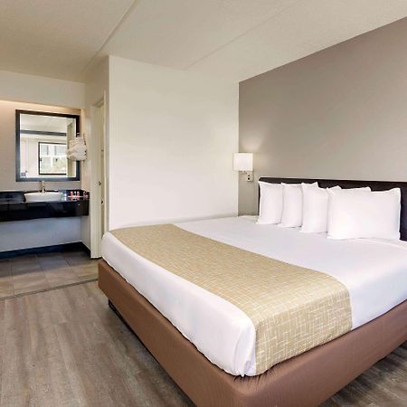 Travelodge by Wyndham College Park Eksteriør billede