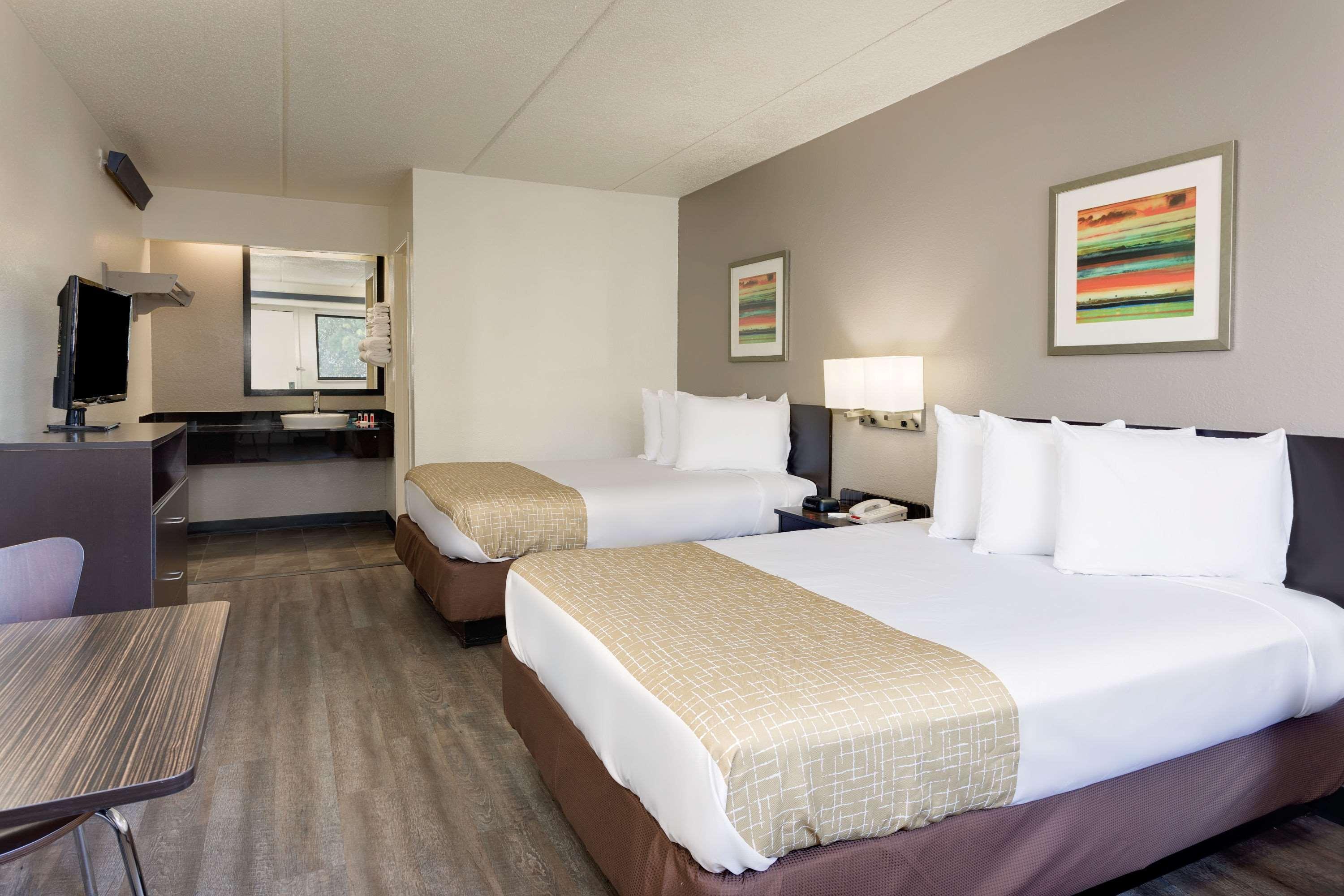 Travelodge by Wyndham College Park Eksteriør billede